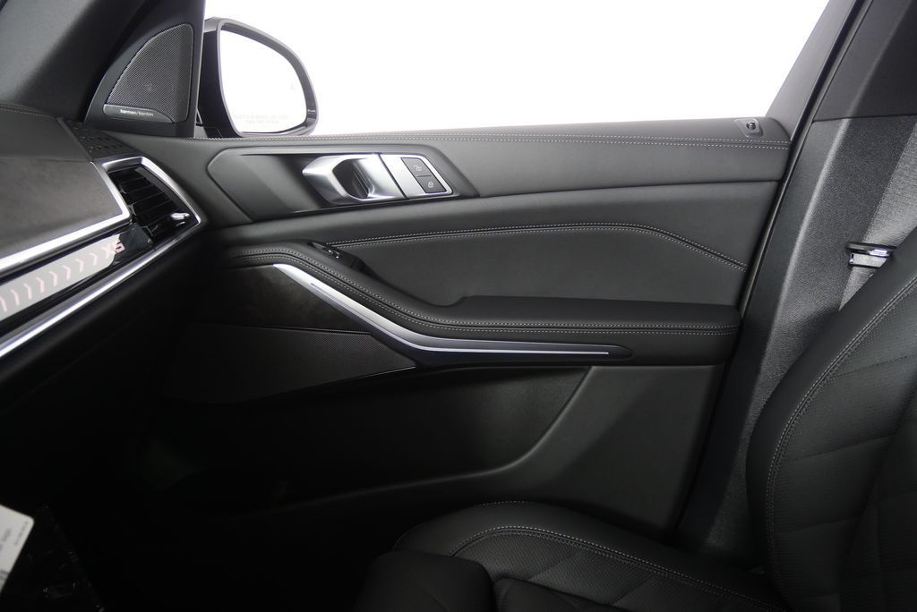 Thumbnail: 2026 BMW X5 - 23