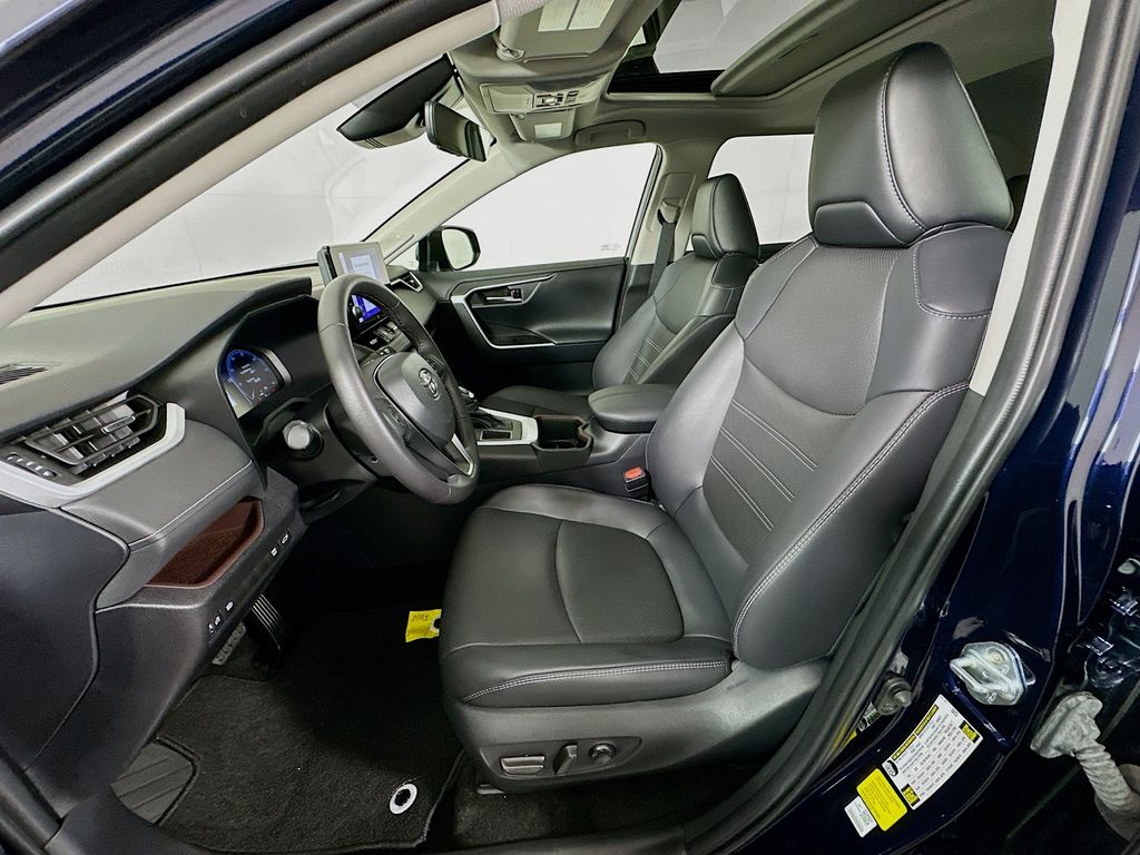 Thumbnail: 2024 Toyota RAV4 - 21