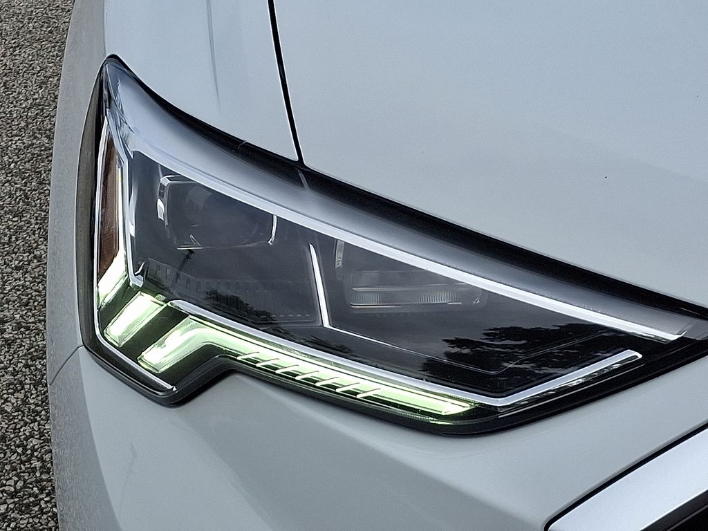 Thumbnail: 2024 Audi Q3 - 9