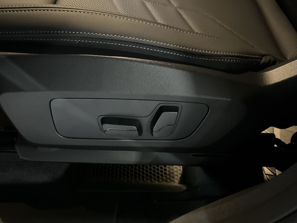 Thumbnail: 2026 BMW X1 - 12