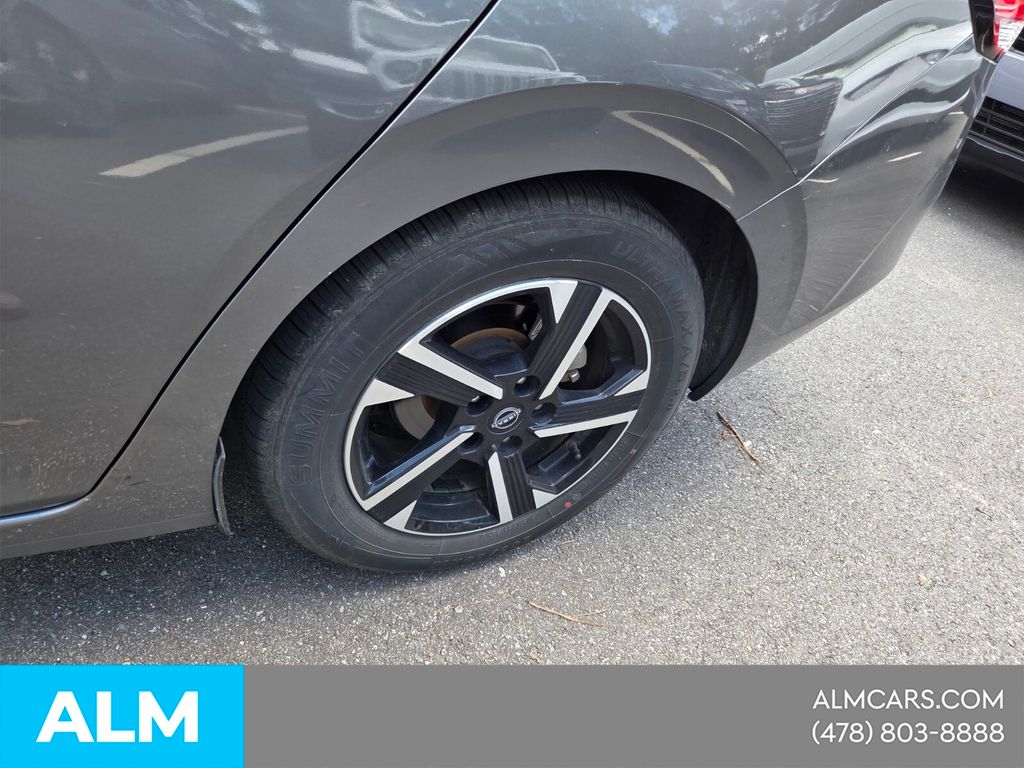 Used 2024 Gray Nissan SV image 5
