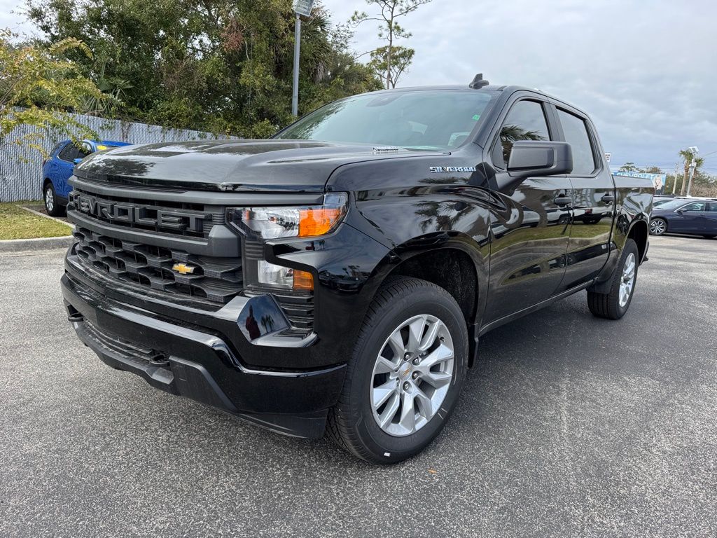 2025 Chevrolet Silverado 1500 Custom 4