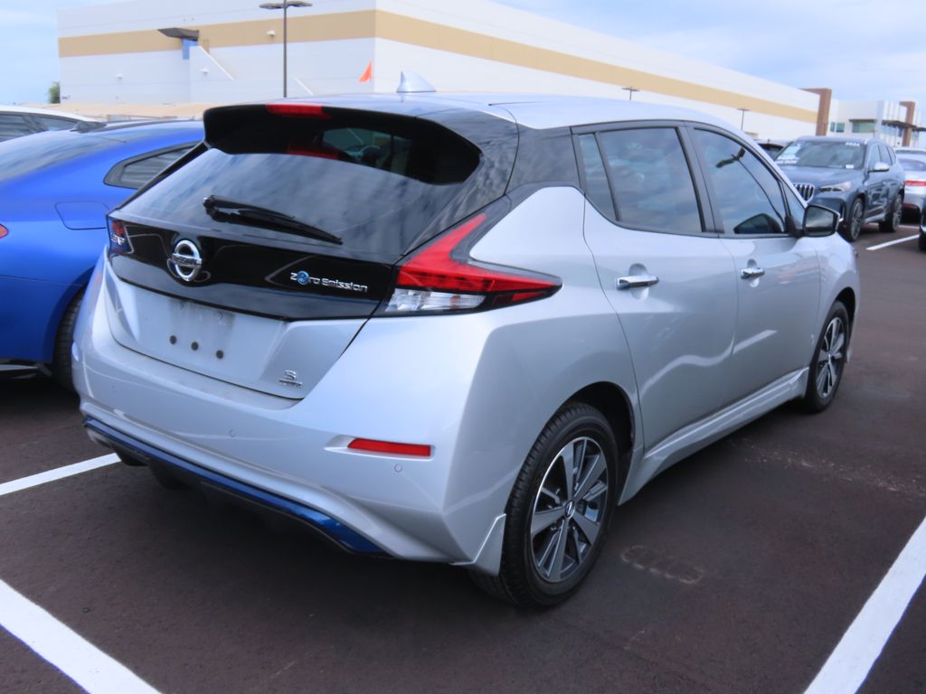 Thumbnail: 2020 Nissan Leaf - 3