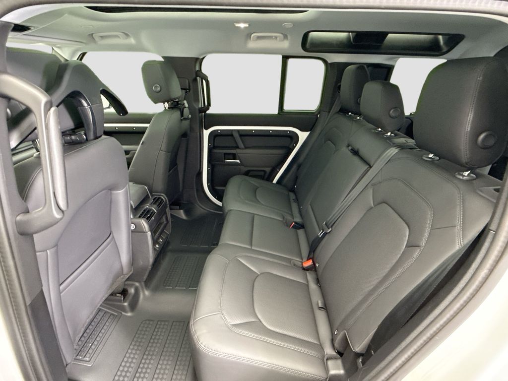 Thumbnail: 2025 Land Rover Defender - 20