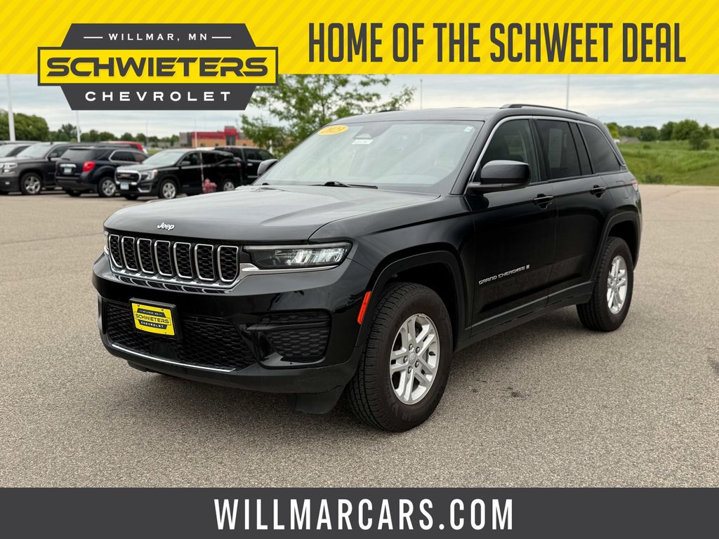 Diamond Black Crystal Pearlcoat 2023 Jeep Grand Cherokee SUV / Crossover Four-Wheel Drive 8-Speed Automatic
