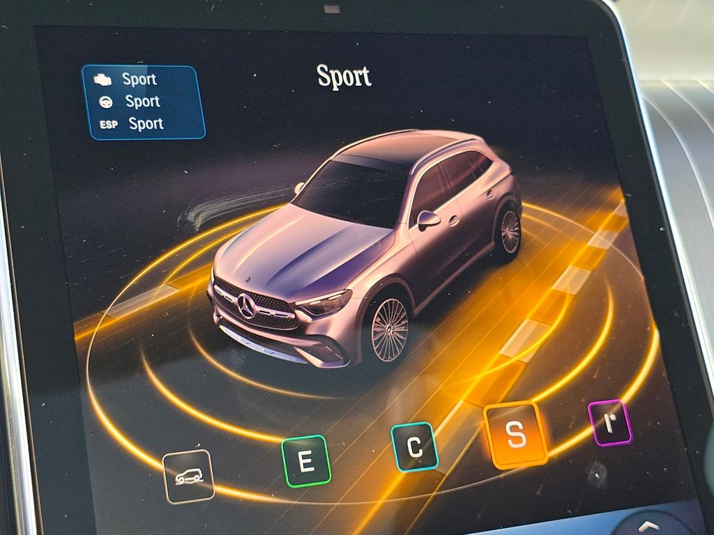New 2026 Red Mercedes-Benz GLC 300 image 32