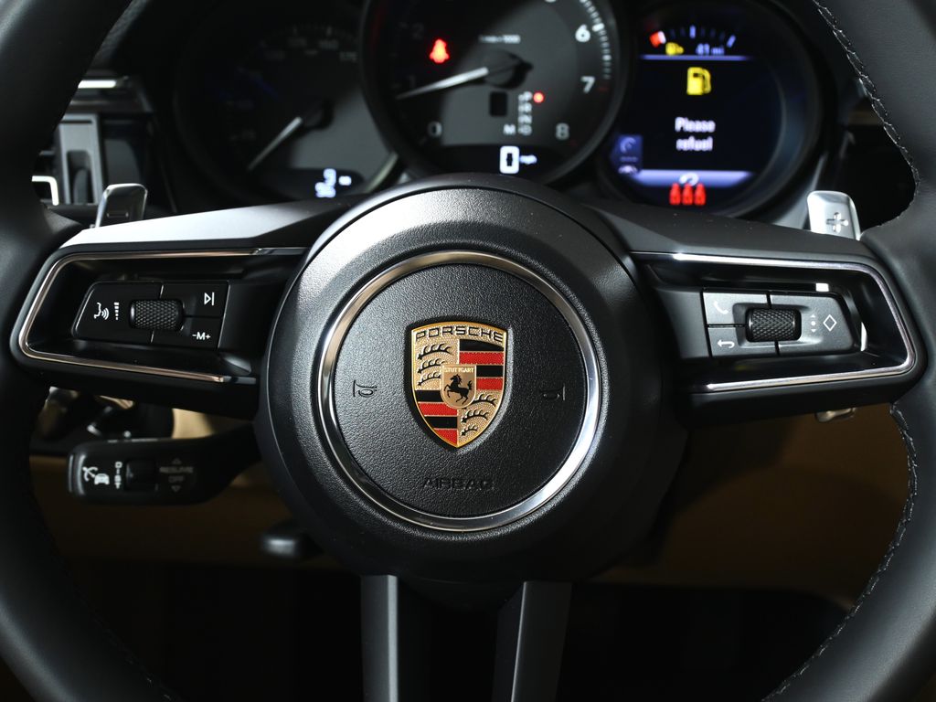 Thumbnail: 2026 Porsche Macan - 19