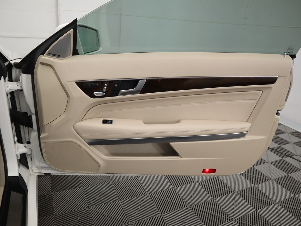 Thumbnail: 2014 Mercedes-Benz E-Class - 26