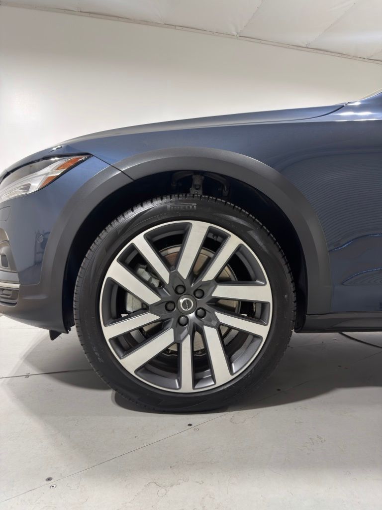 Thumbnail: 2022 Volvo S90 - 3