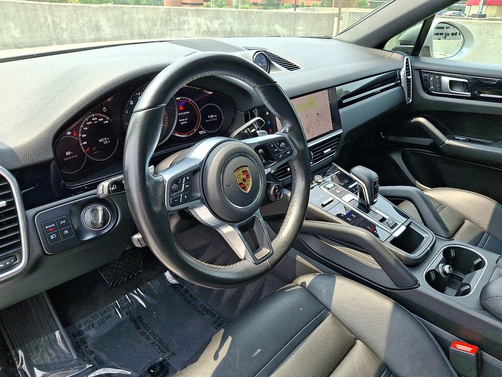 2022 Porsche   4