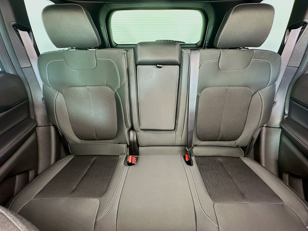 New 2026 White/off-white Jeep Laredo X image 10