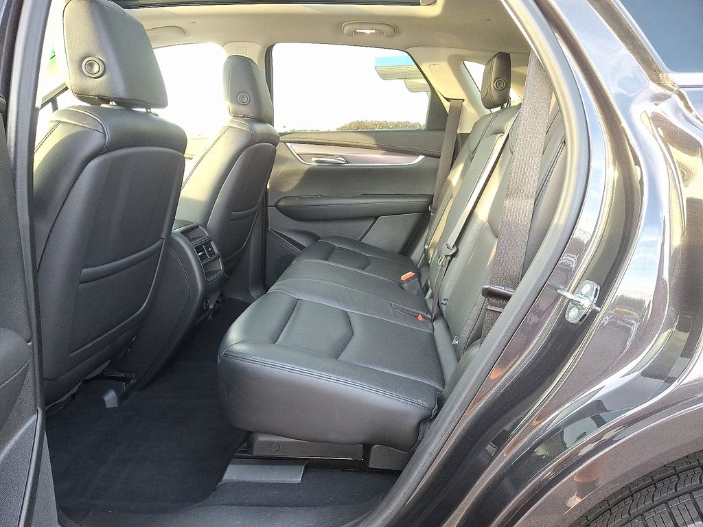 Thumbnail: 2018 Cadillac XT5 - 10