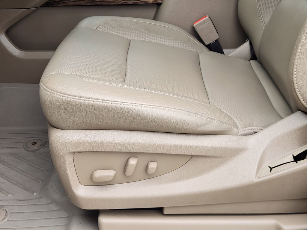 2019 GMC Yukon SLT Gray at Baytown Hyundai