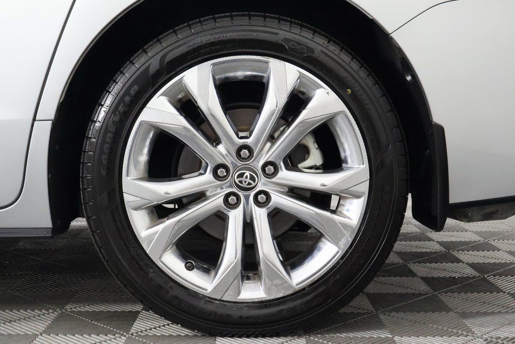 Thumbnail: 2023 Toyota Sienna - 17
