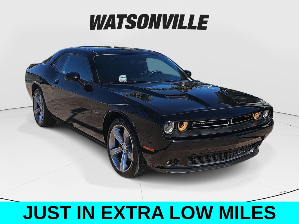 Phantom Black Tri-Coat Pearl 2015 Dodge Challenger Coupe Rear-Wheel Drive 8-Speed Automatic