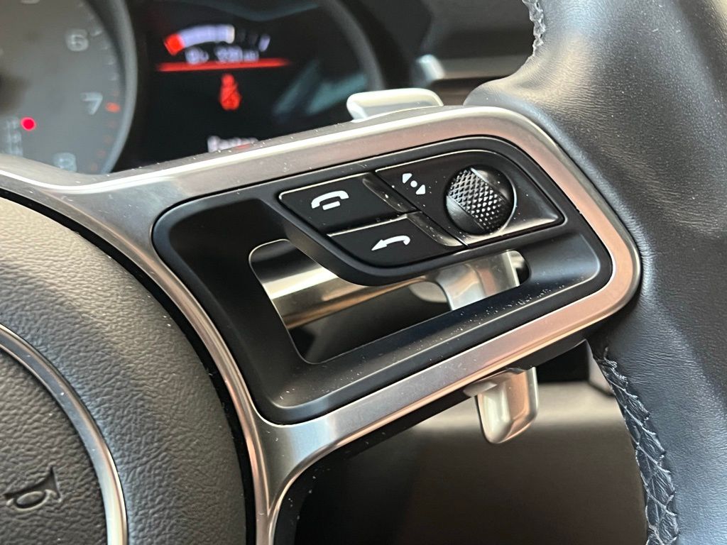Thumbnail: 2021 Porsche Macan - 8