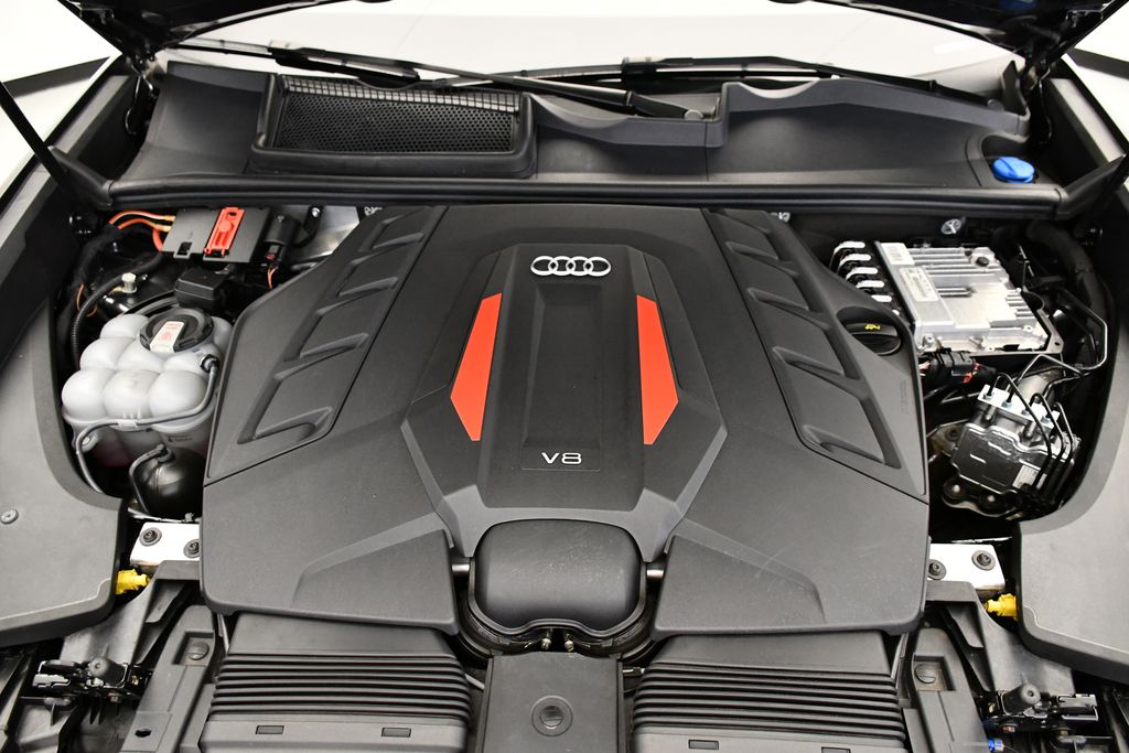 Thumbnail: 2022 Audi SQ8 - 10