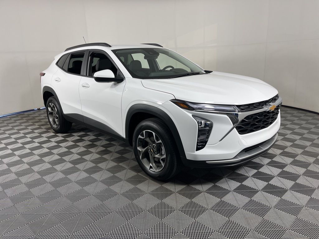 Thumbnail: 2026 Chevrolet Trax - 6