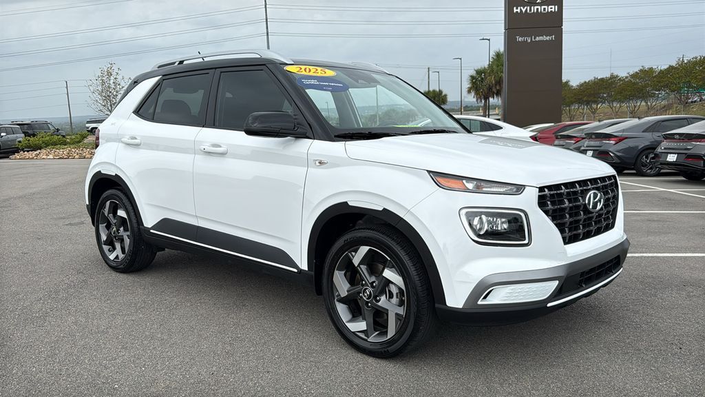 Lunar White w/Black Roof 2025 Hyundai Venue Limited FWD SUV / Crossover Front-Wheel Drive Continuously Variable Transmission