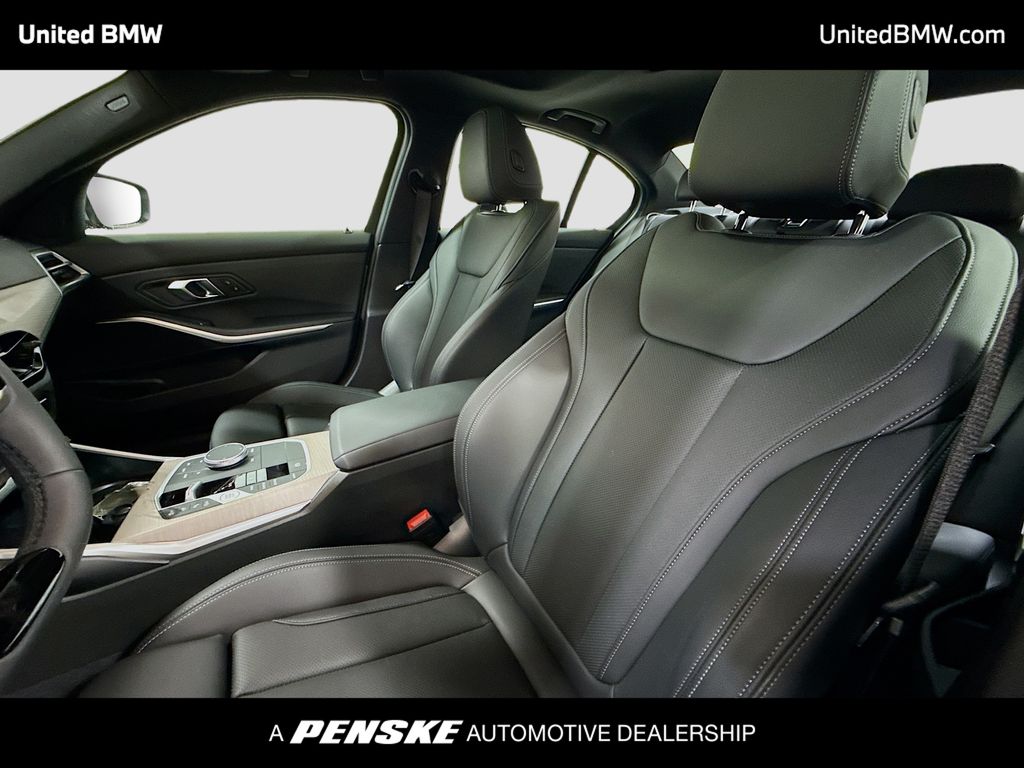 Thumbnail: 2025 BMW 3 Series - 5