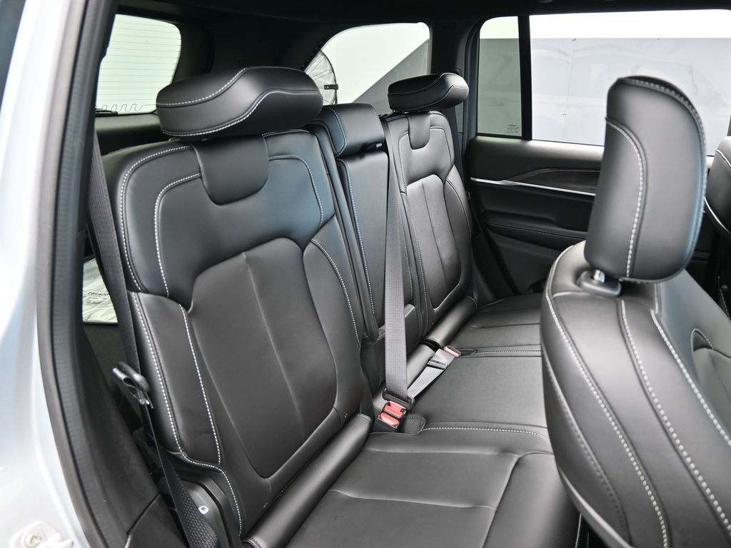 New 2025 Silver Zynith Jeep Limited image 38