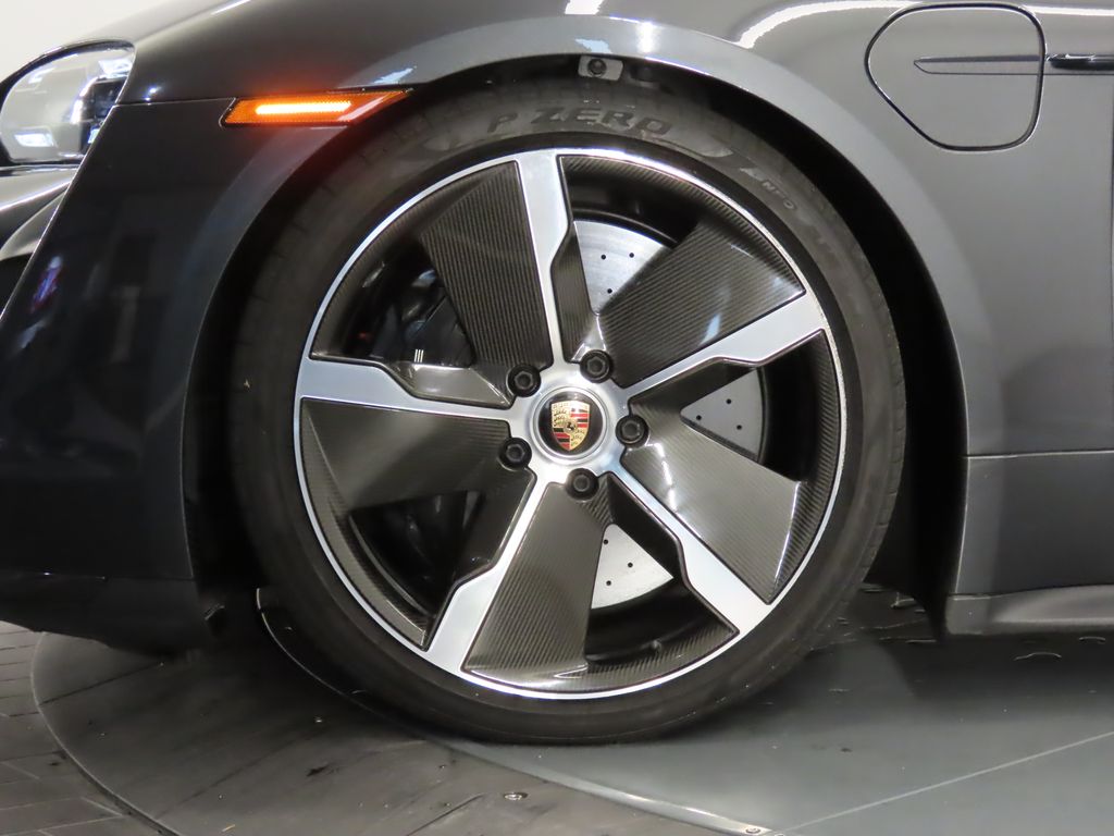 Thumbnail: 2021 Porsche Taycan - 11