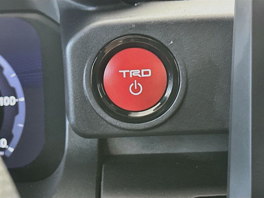 Toyota4Runner i-FORCE MAX Hybrid26