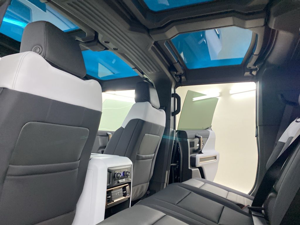 2025 GMC HUMMER EV SUV 2X photo