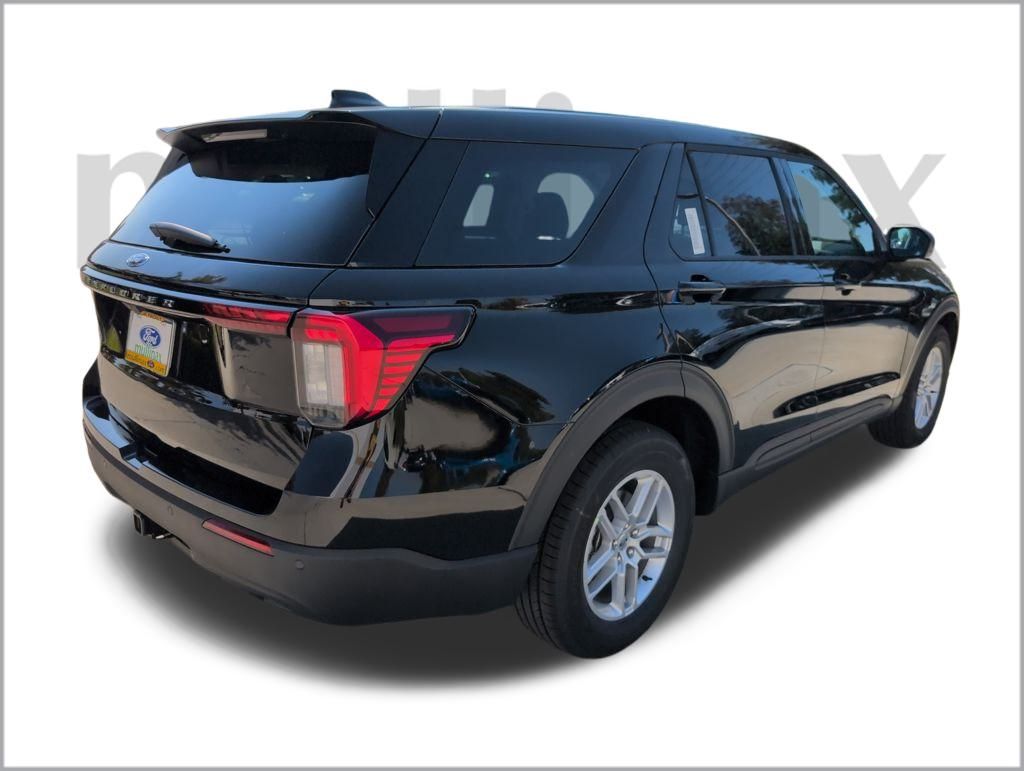 2026 Ford Explorer photo 4