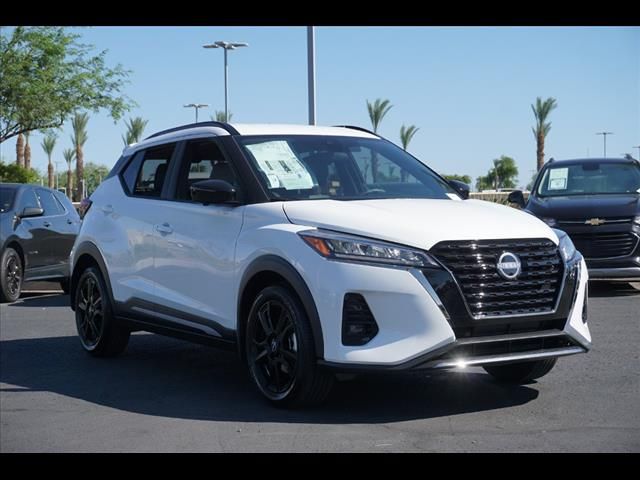 2024 Nissan Kicks SR 4