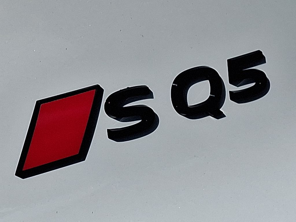 Thumbnail: 2026 Audi SQ5 - 22