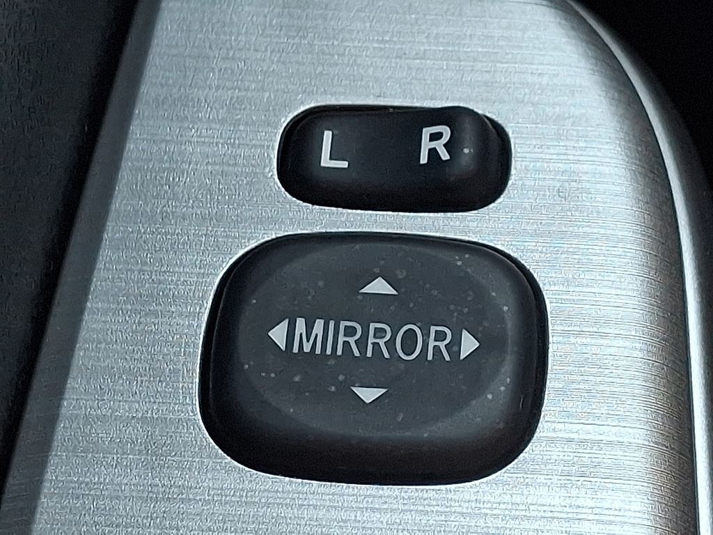 Thumbnail: 2013 Toyota Camry - 27