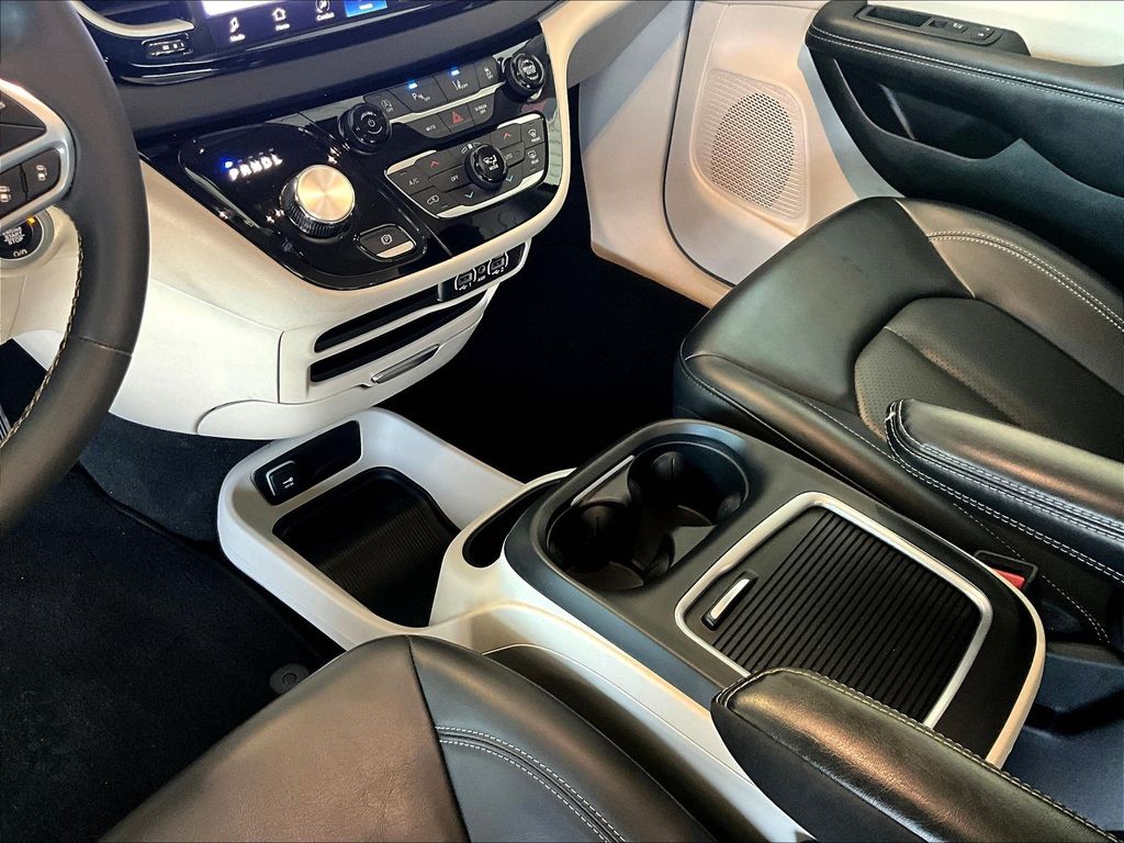 2023 Chrysler Pacifica — photo 21