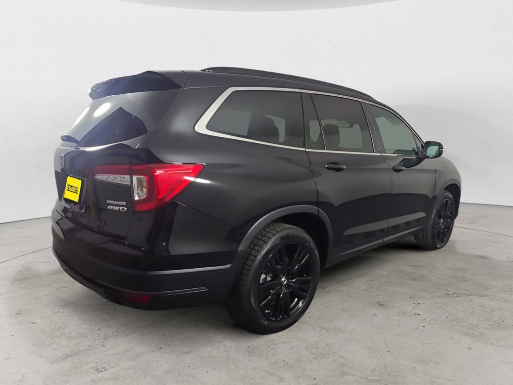 View vehicle photo 5