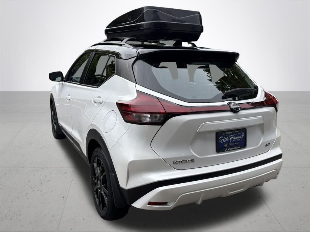 2023 Nissan Kicks SR