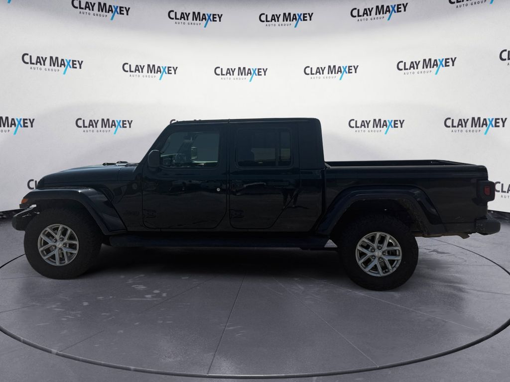 Black Clearcoat 2023 Jeep Gladiator Pickup Truck Four-Wheel Drive 8-Speed Automatic