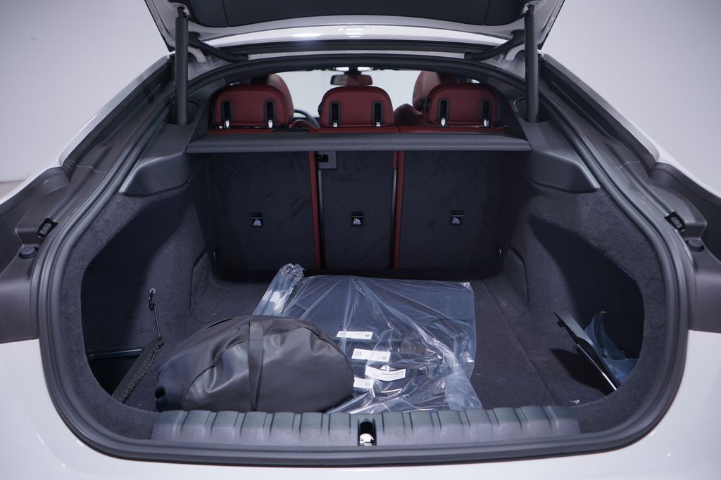 Thumbnail: 2025 BMW i4 - 13