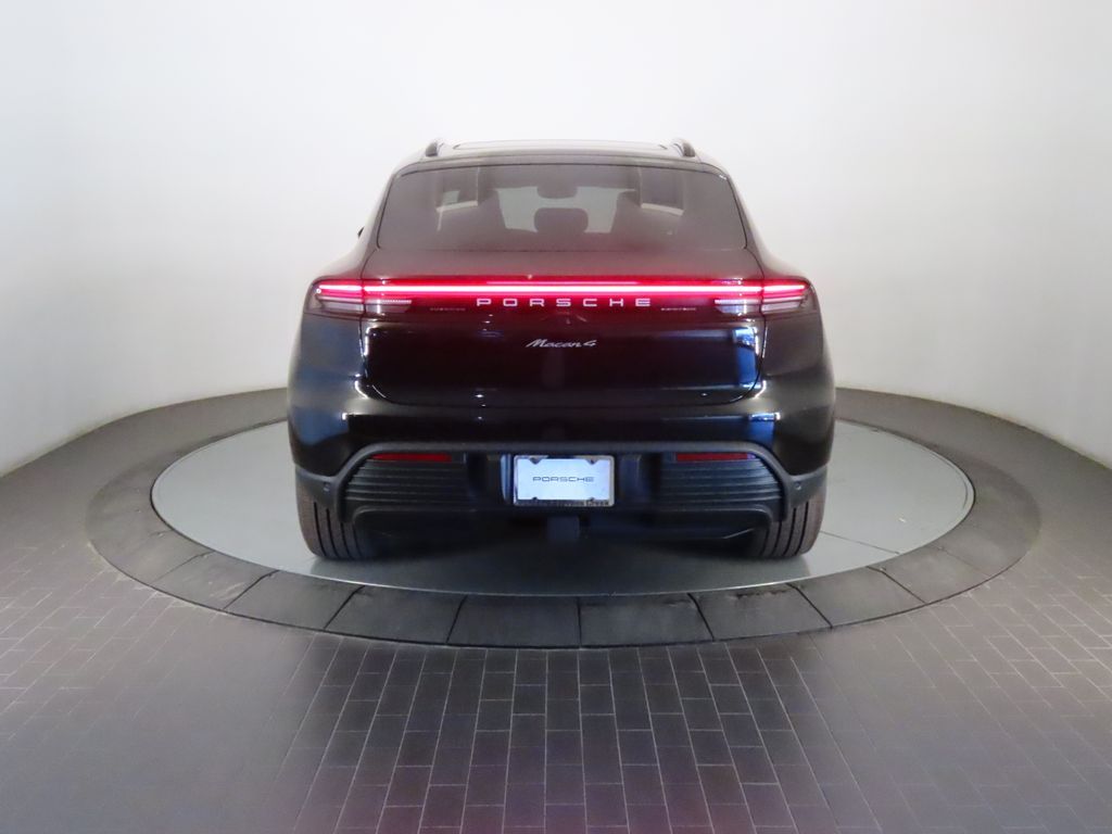 Thumbnail: 2026 Porsche Macan - 6