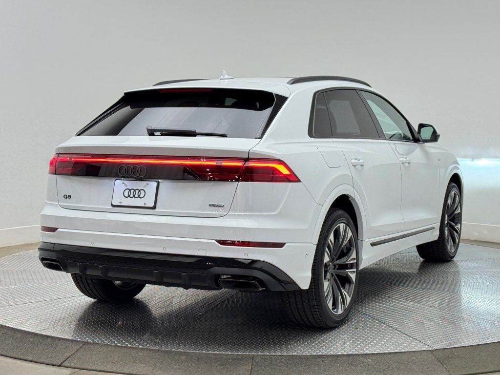 2025 Audi Q8  11