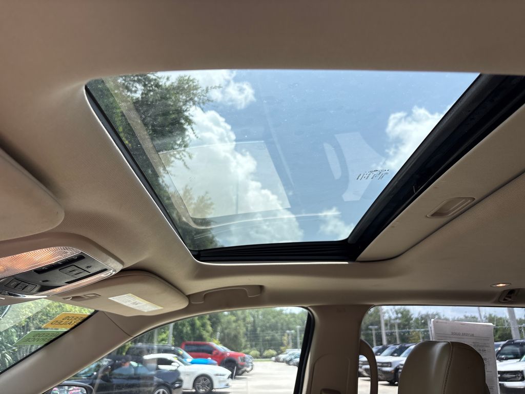 Used 2016 Red Jeep Limited image 9
