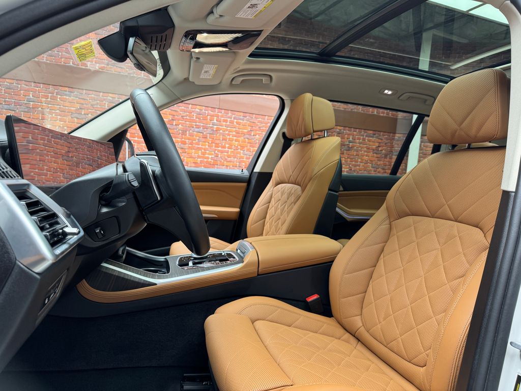 Certified Used 2024 White BMW xDrive40i image 23