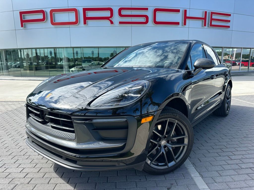 Thumbnail: 2023 Porsche Macan - 1