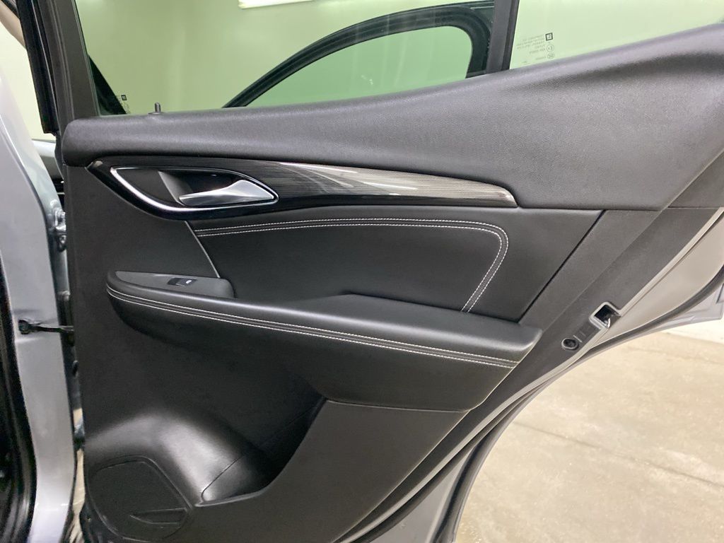2021 Buick Envision Essence photo