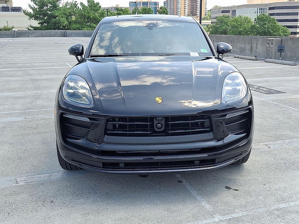 Thumbnail: 2025 Porsche Macan - 6