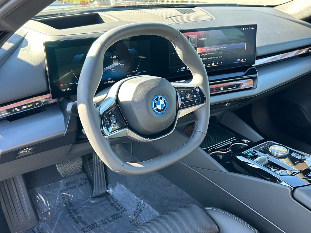 Thumbnail: 2025 BMW i5 - 13