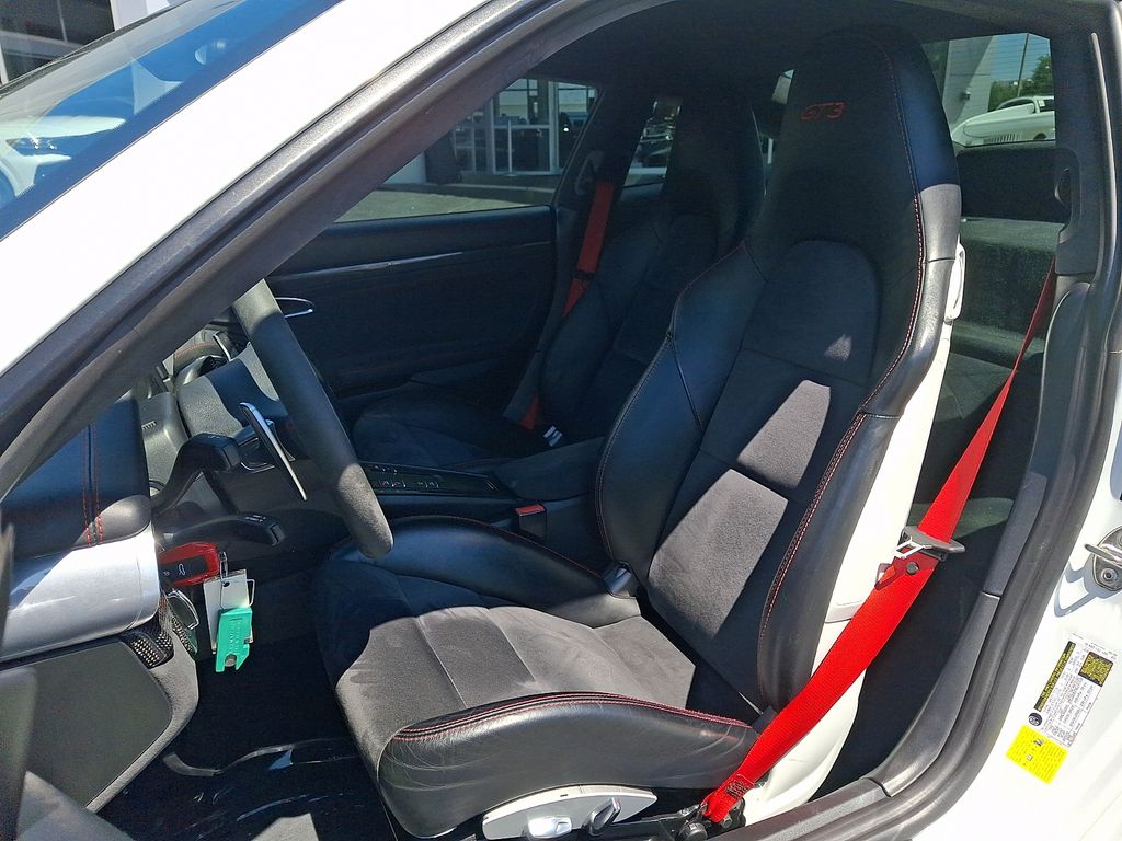 Thumbnail: 2015 Porsche 911 - 12