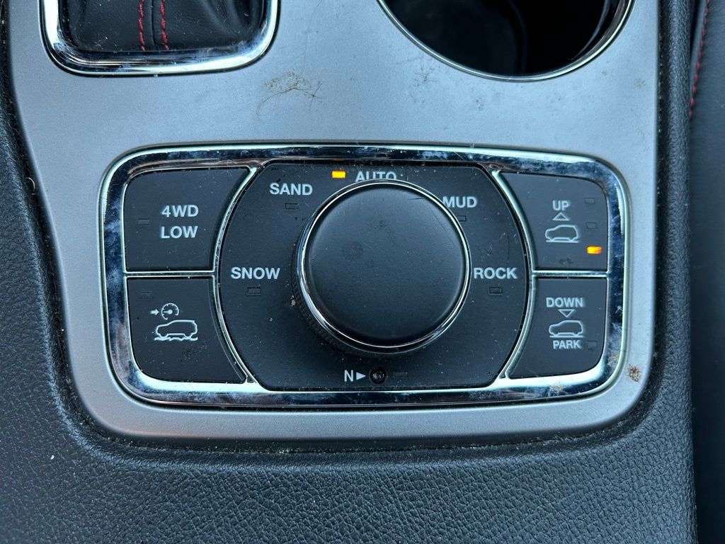 Thumbnail: 2019 Jeep Grand Cherokee - 28