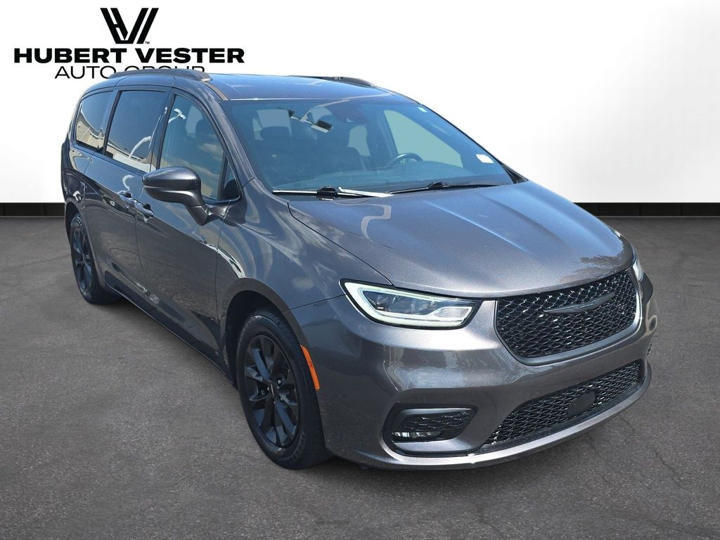 Used 2021 Chrysler Pacifica Van