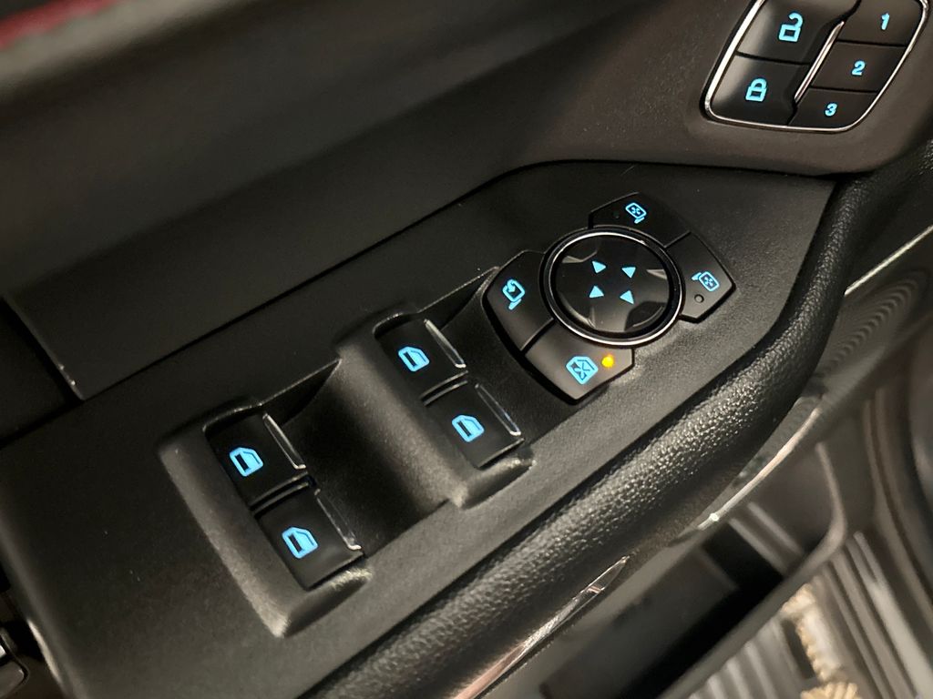 Certified Used 2022  Ford Limited image 18