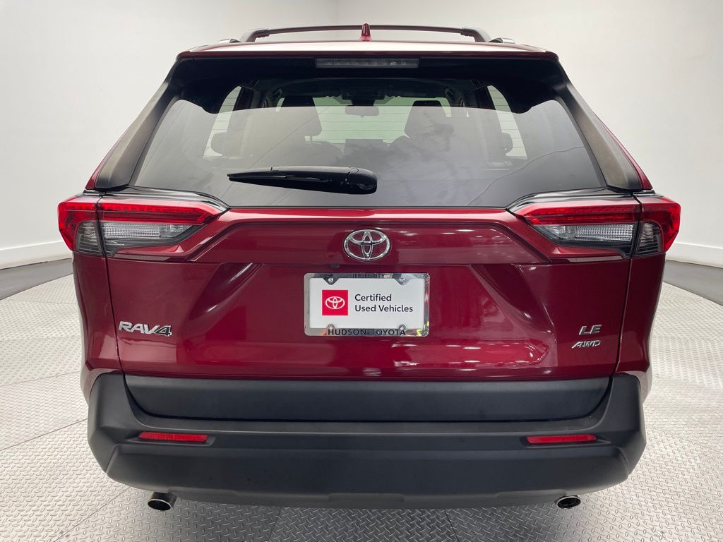 2021 Toyota RAV4 LE 3